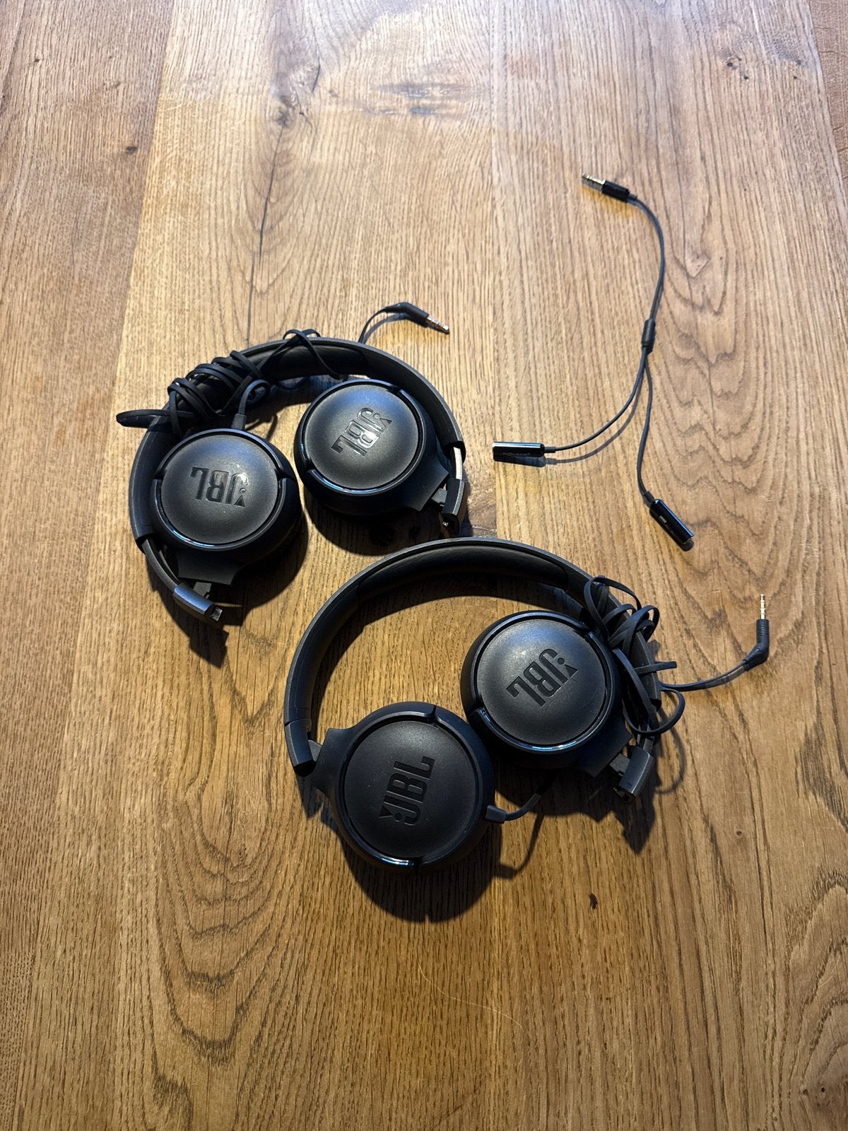 JBL Bedrade Koptelefoons - Zwart (2 stuks), Gebruikt, JBL, On-ear, Ophalen of Verzenden