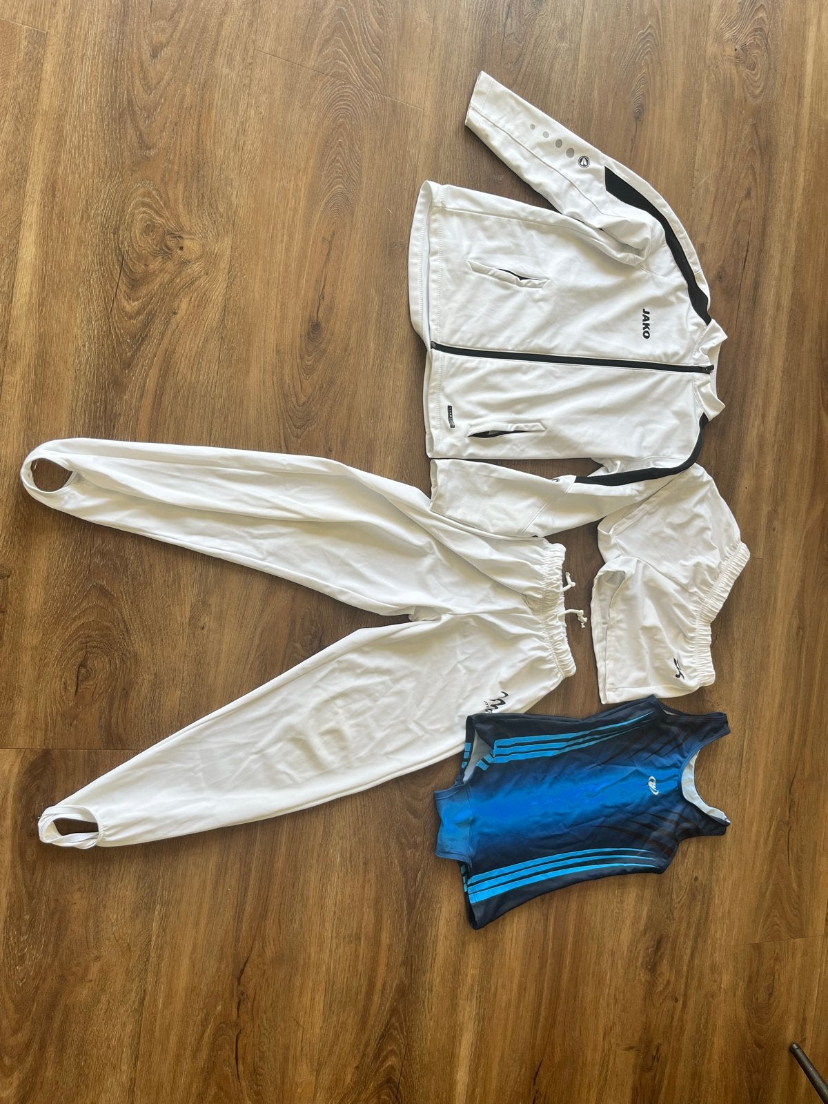 Turnkleding en ring-/rekstokgrips voor jongens (maat 140), Ophalen, Gebruikt, Wit, Kindermaat 122 t/m 140