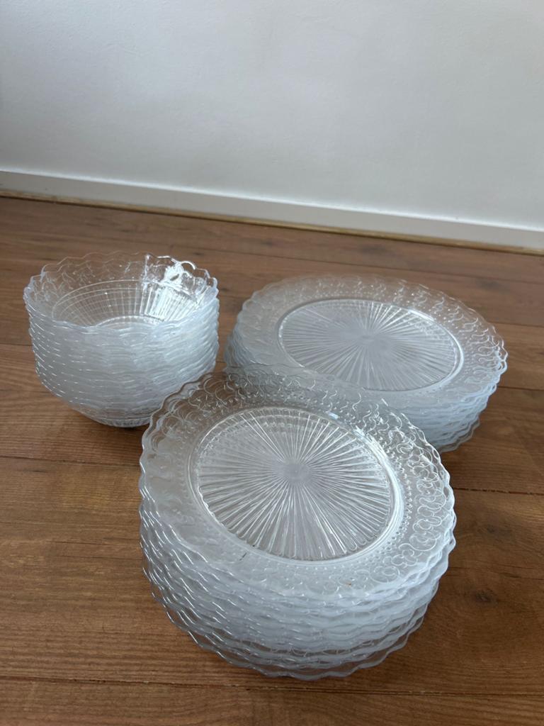 Vintage glazen servies set – schaaltjes en bordjes, Ophalen of Verzenden, Glas, Overige stijlen