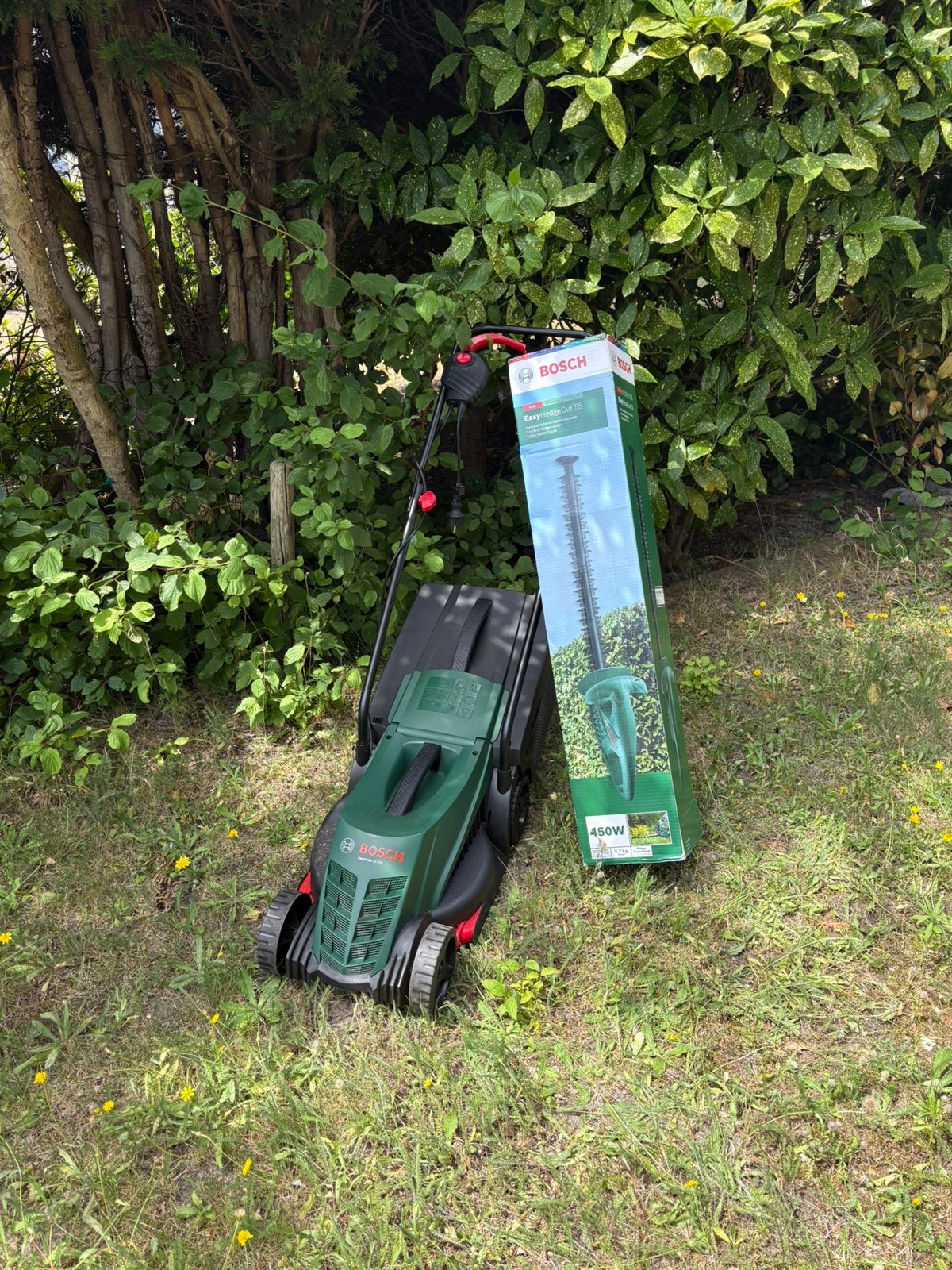 Bosch grasmaaier en Bosch heggeschaar, Tuin en Terras, Grasmaaiers, Ophalen, Zo goed als nieuw