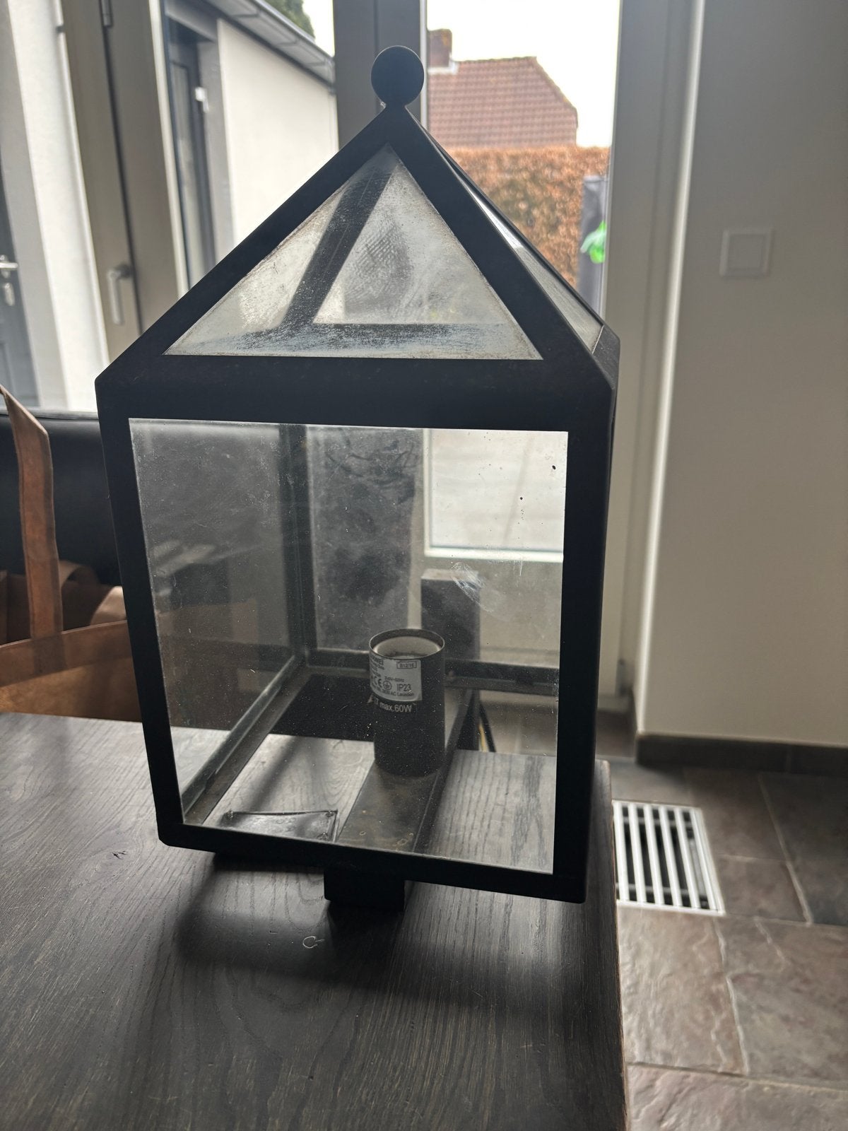 Zwarte buitenlamp/lantaarn met glazen panelen, Overige merken, Gebruikt, Zwart, E27 (groot)