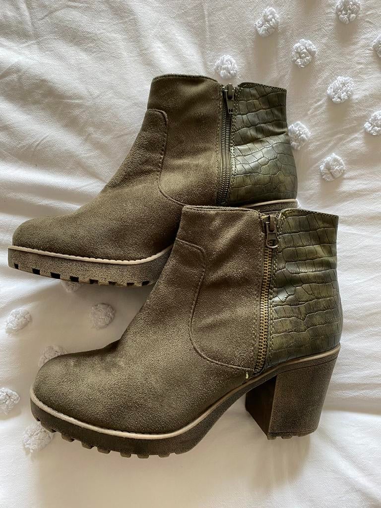 Enkellaarsjes maat 39 ( z.g.a.n.), Kleding | Dames, Schoenen, Ophalen of Verzenden, Zo goed als nieuw, Zwart