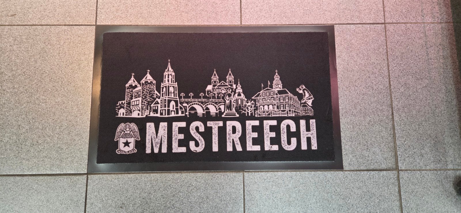 Deurmat Maastricht - Mestreech skyline, Ophalen of Verzenden, Nieuw, Zwart, Textiel