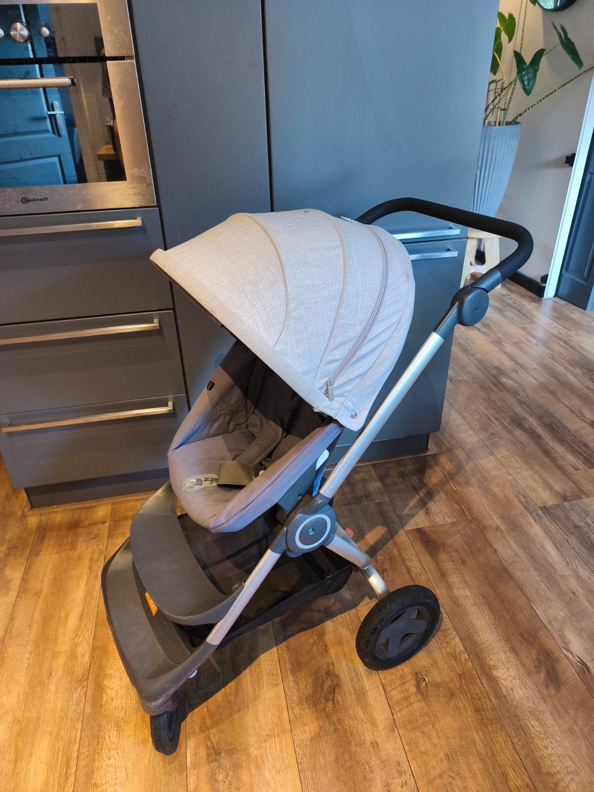 Stokke Scoot V2 kinderwagen - Lichtgrijs, Kinderen en Baby's, Ophalen of Verzenden, Kinderwagen, Overige merken, Gebruikt