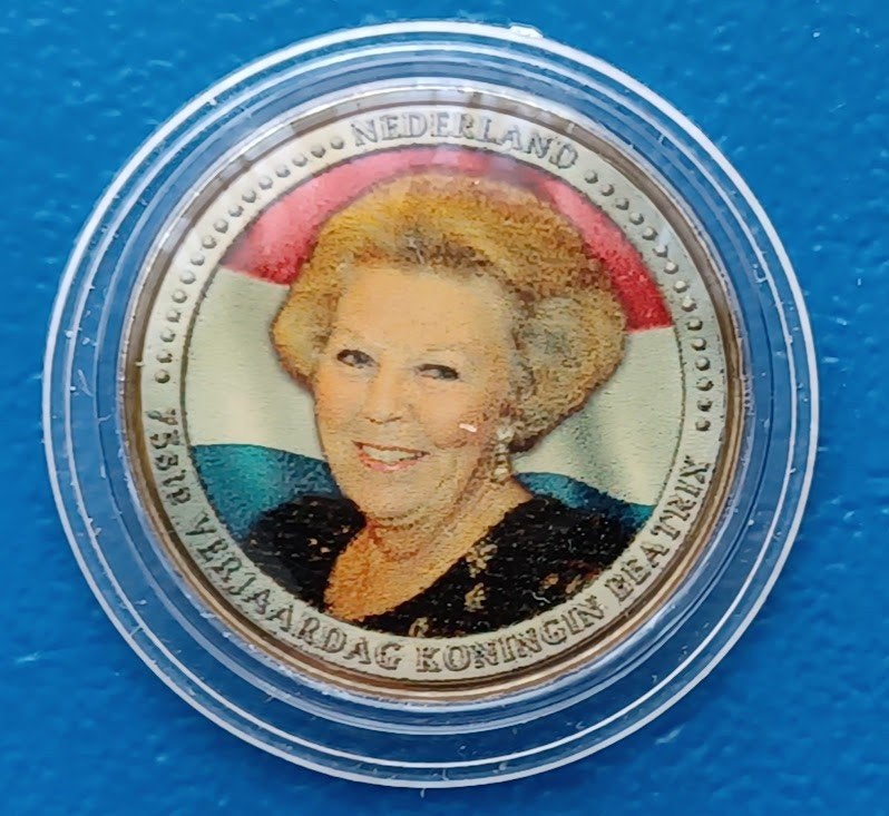 2 euro 2013 "75ste Verjaardag Koningin Beatrix" gekleurd (b), Verzenden, Koningin Beatrix, Euro's, Losse munt