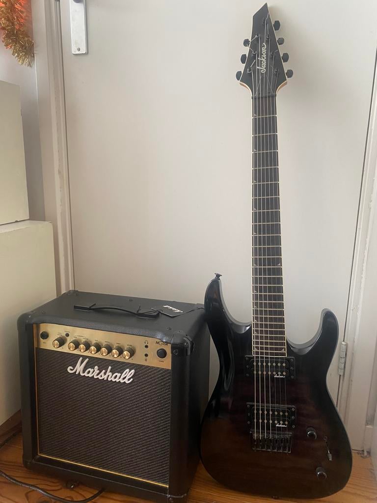 Jackson 7 snarige gitaar & Marshall versterker, Muziek en Instrumenten, Gebruikt, Met versterker, Solid body, Ophalen