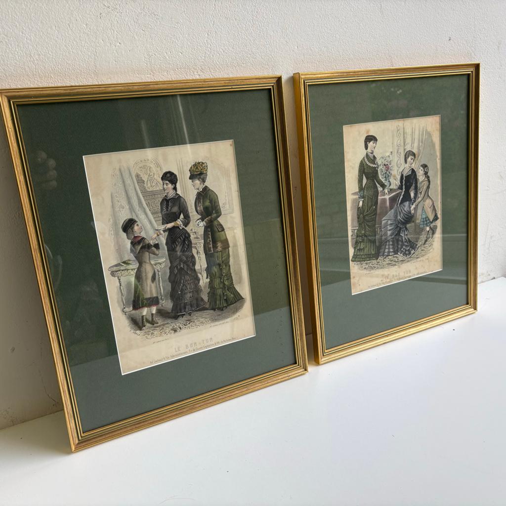 Twee antieke ingelijste modeprenten lithografie 41 x 33 cm, Antiek en Kunst, 33 cm, 1800 - 1899, Ingelijst, Ophalen of Verzenden