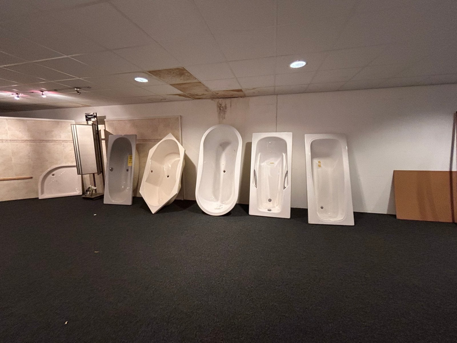 Verschillende baden uit showroom, Ophalen, Zo goed als nieuw, Overige typen
