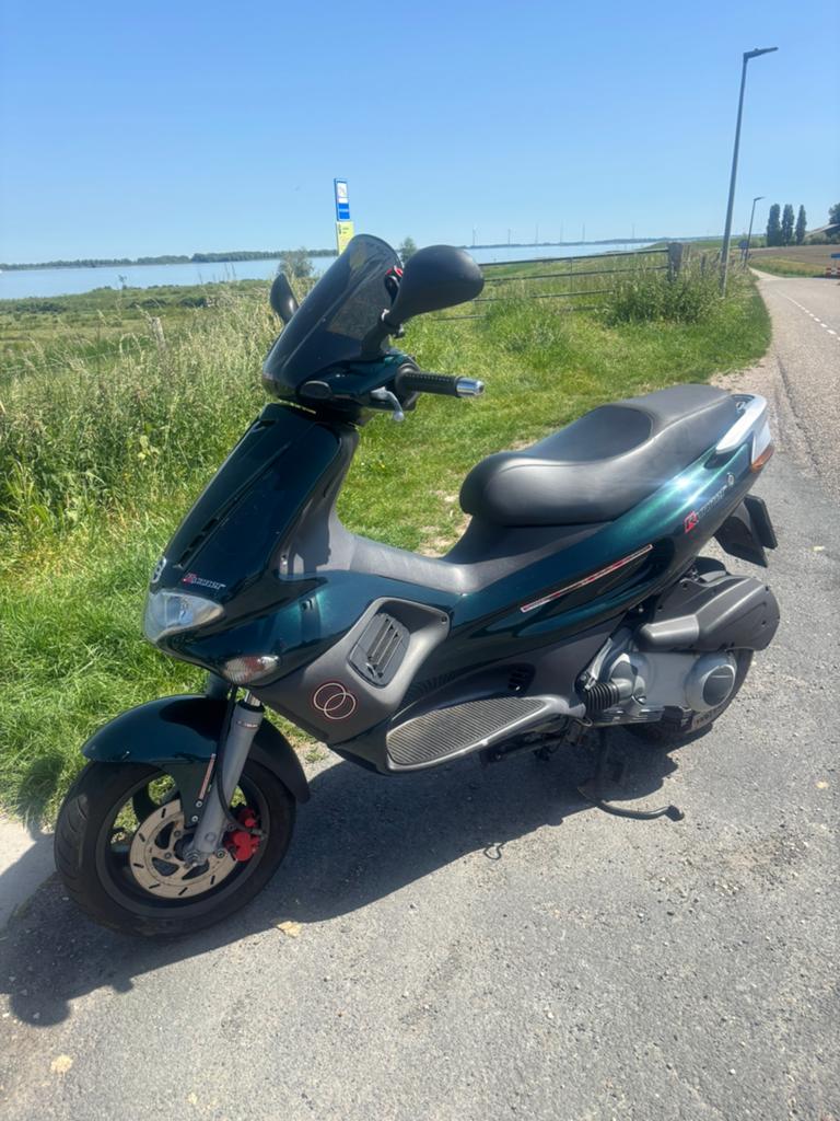 Gilera runner 200cc nl kenteken, Fietsen en Brommers, Brommeronderdelen | Scooters, Zo goed als nieuw, Overige merken, Overige typen