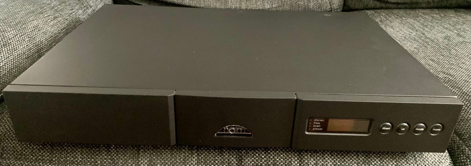 Naim NAT 05 Tuner met afstandsbediening en handleiding, Audio, Tv en Foto, Ophalen of Verzenden, Zo goed als nieuw, Analoog