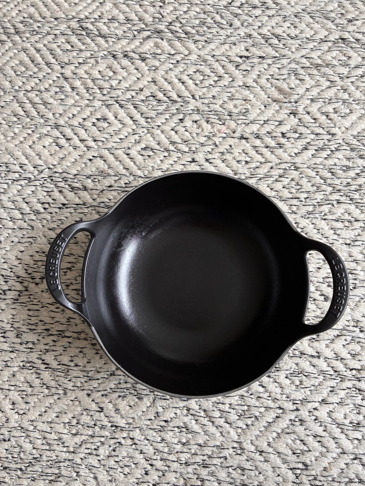 Le Creuset Gietijzeren Braadpan Zwart - 24 cm, Ophalen, Le Creuset, Zo goed als nieuw, Geschikt voor inductie