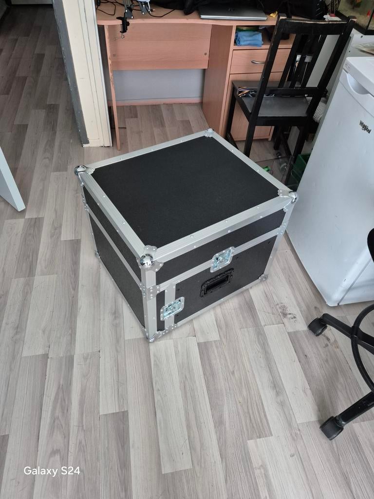 Flightcase met Devine mengpaneel en Crown versterker, Muziek en Instrumenten, Mengpanelen, Ophalen, Zo goed als nieuw, 10 tot 20 kanalen