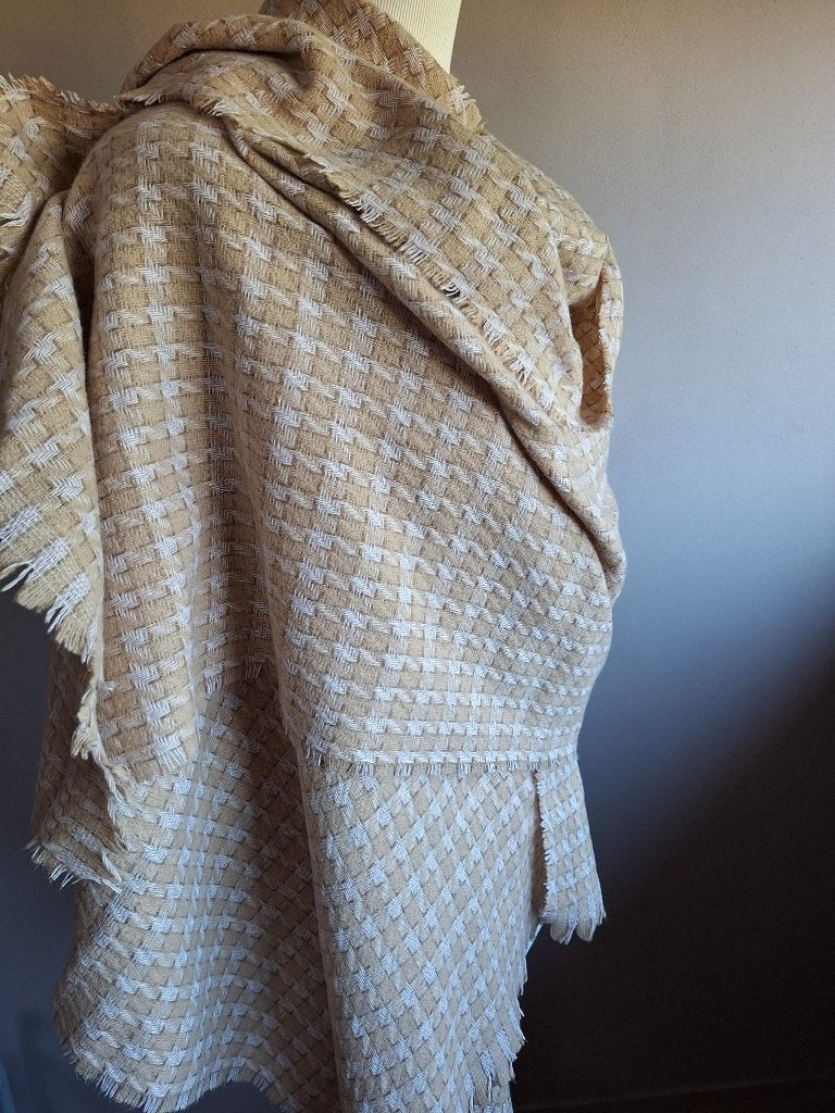 Nieuwe grote zachte omslag sjaal, one size, Kleding | Dames, Ophalen of Verzenden, Nieuw, Maat 46/48 (XL) of groter, Sjaal