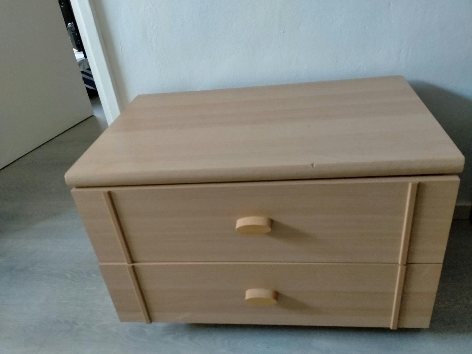 kastje heeft twee laatjes, Huis en Inrichting, Ophalen, Gebruikt, Minder dan 45 cm, 55 tot 70 cm