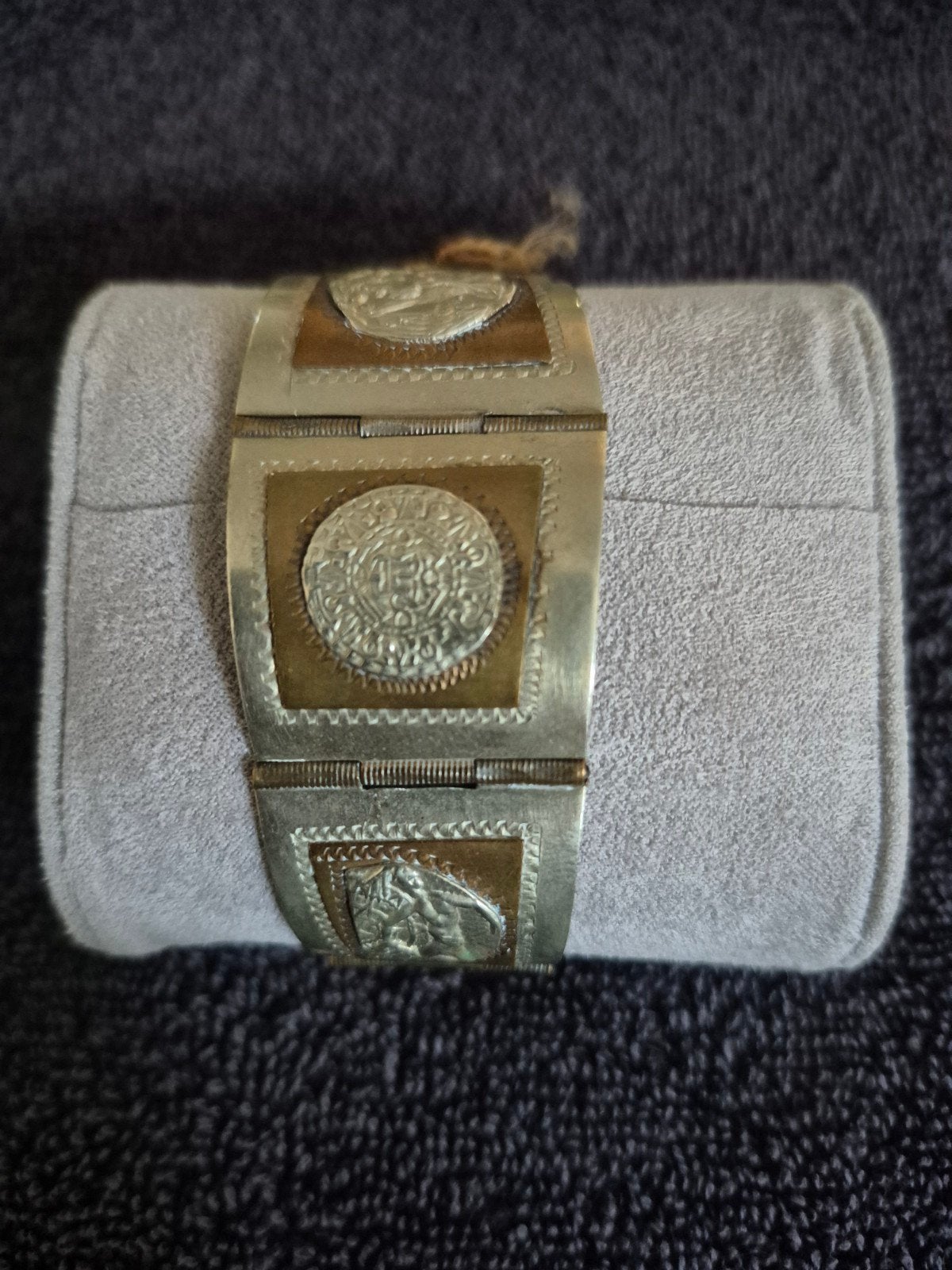 Vintage armband met munten en koperen accenten, Ophalen of Verzenden, Gebruikt, Zilver, Overige materialen