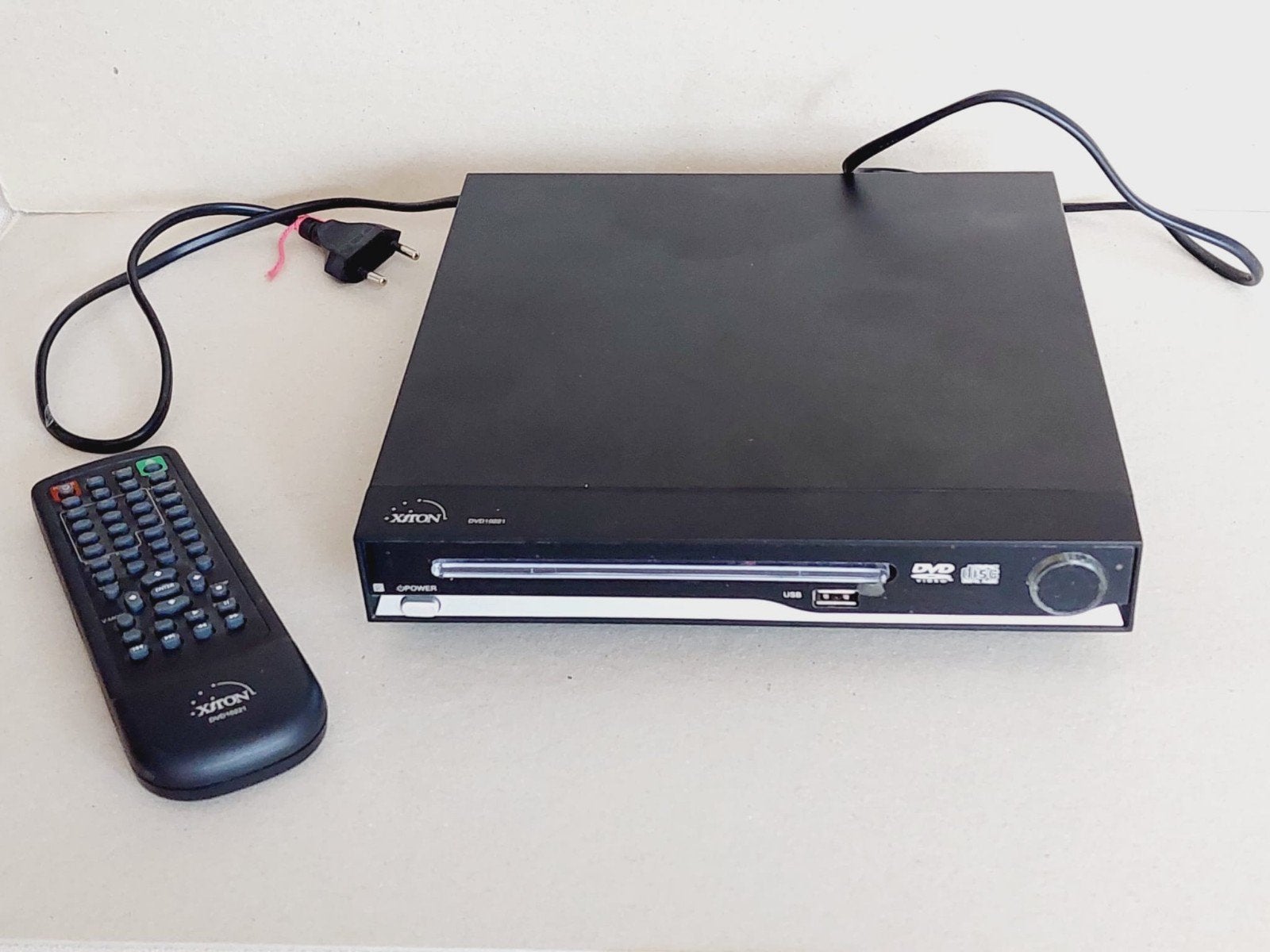 Xiron DVD-speler USB   met afstandsbediening, Ophalen of Verzenden, Gebruikt, Dvd-speler, Overige merken