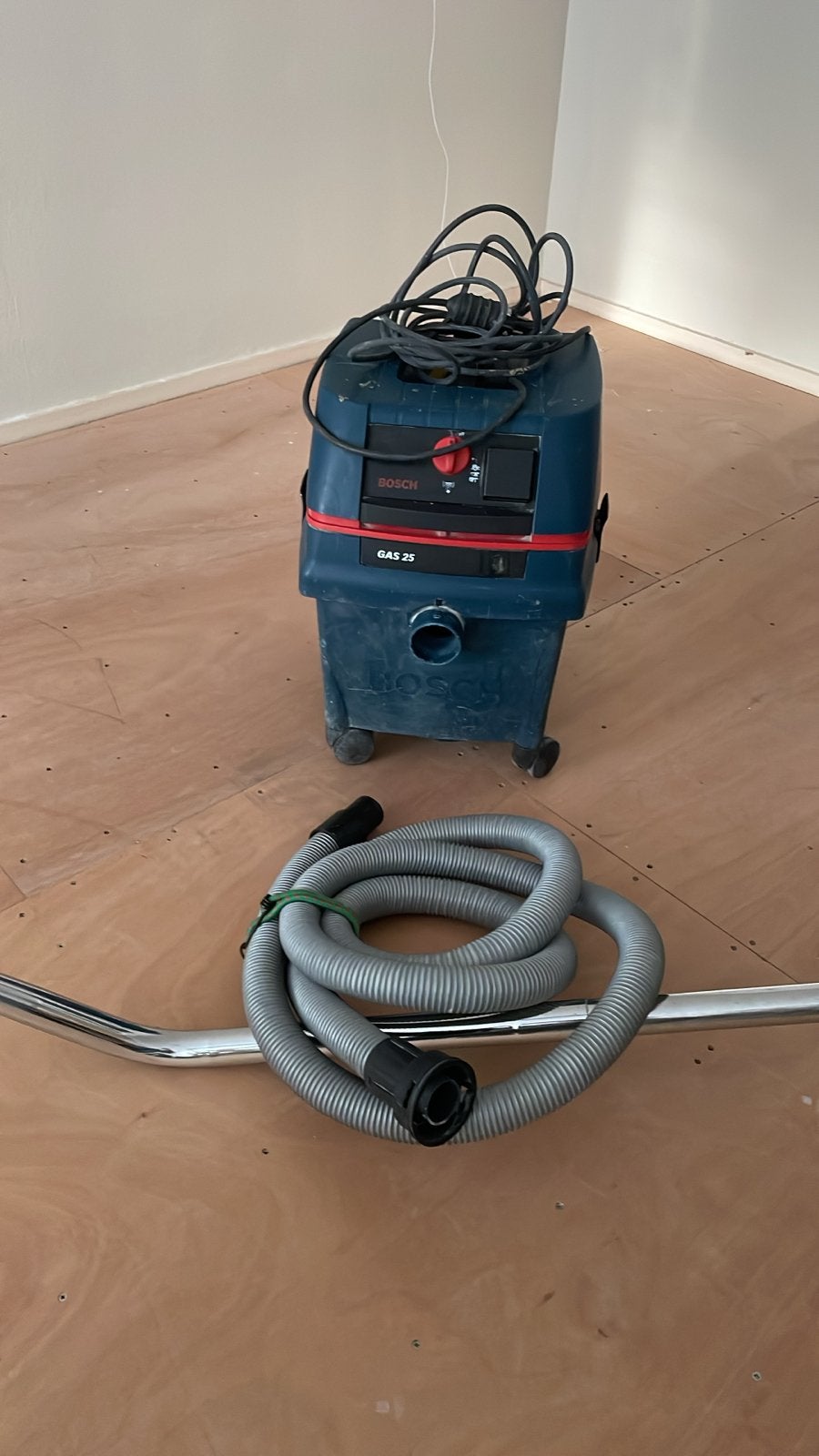 Bosch GAS 25 Industriële Stofzuiger met stekker aansluiting, Inclusief accessoires, Gebruikt, Bosch, Industriële stofzuiger