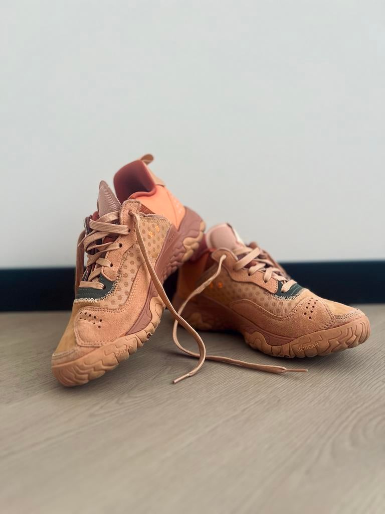 Sneakers - Air Jordan - Oranje/Cognac - Maat 38.5, Ophalen of Verzenden, Gedragen, Oranje, Overige typen