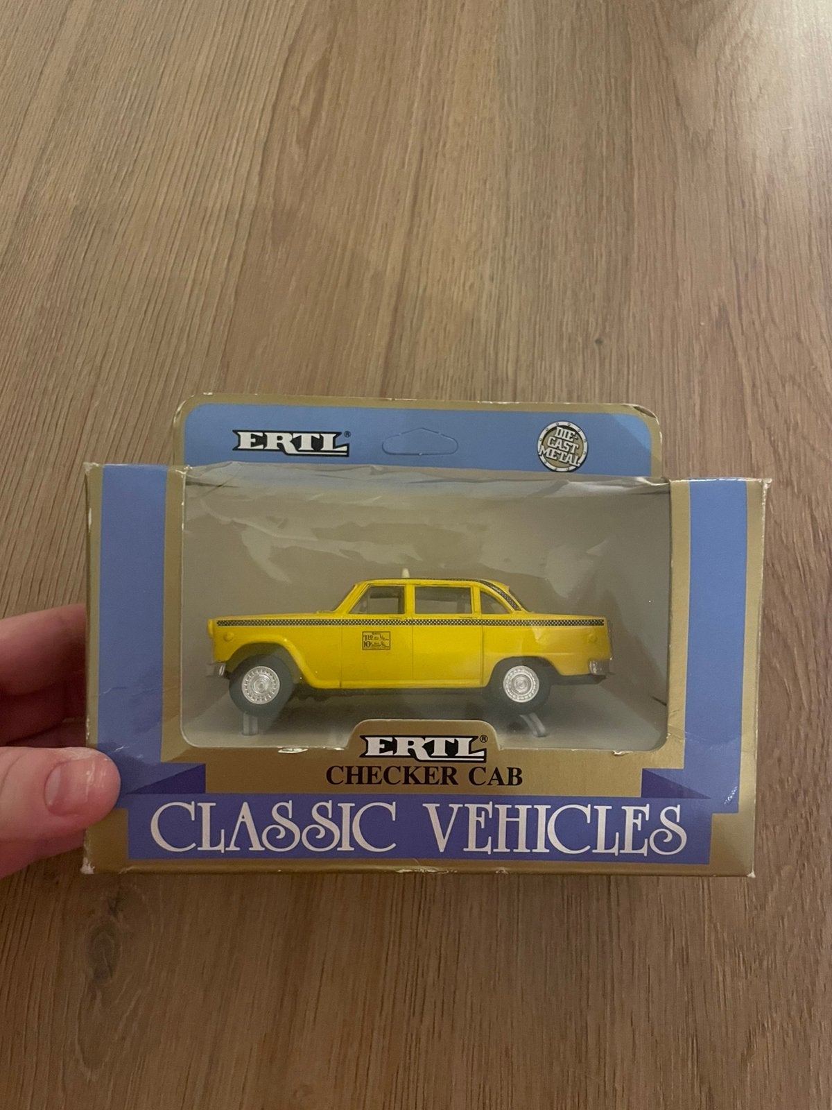 Modelauto Checker Taxi Cab Ertl 1/43 Geel vintage, Ophalen of Verzenden, Zo goed als nieuw, Auto, Overige merken
