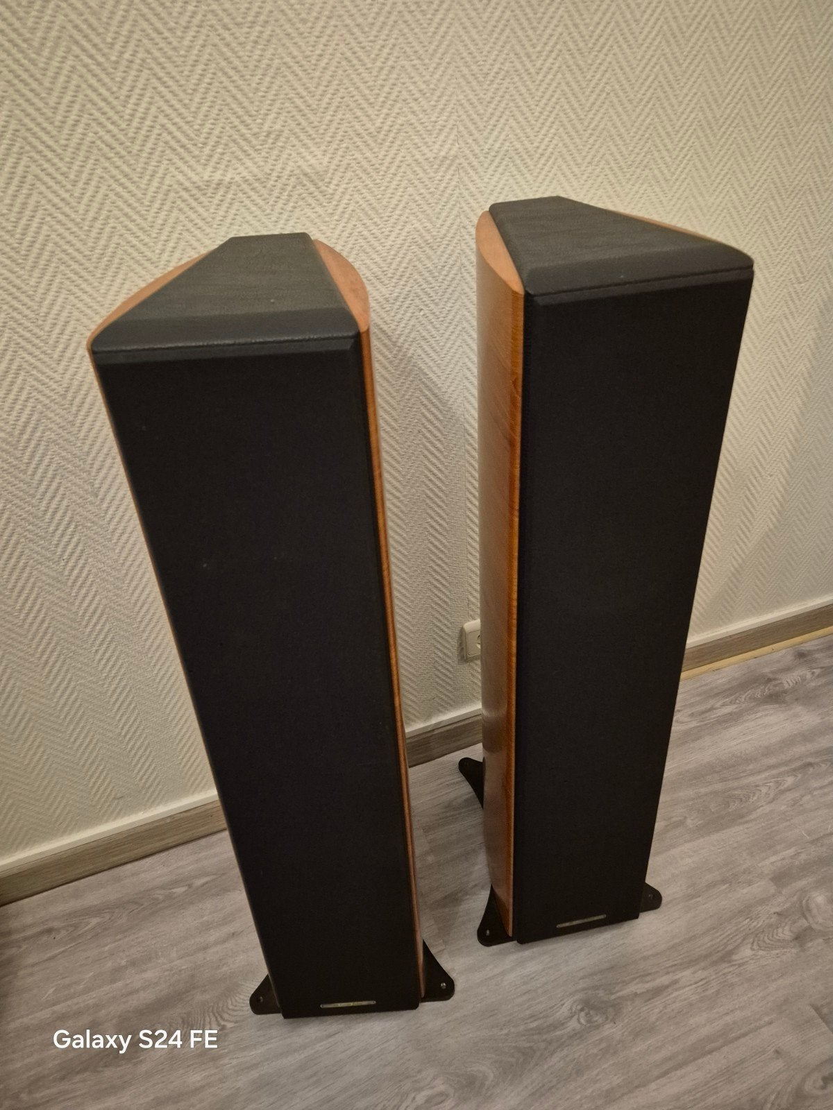 Sonus Faber Concerto Domus Vloerstaande Luidsprekers, Vloerstaande luidspreker, 120 tot 150 watt, Zo goed als nieuw, Basreflex