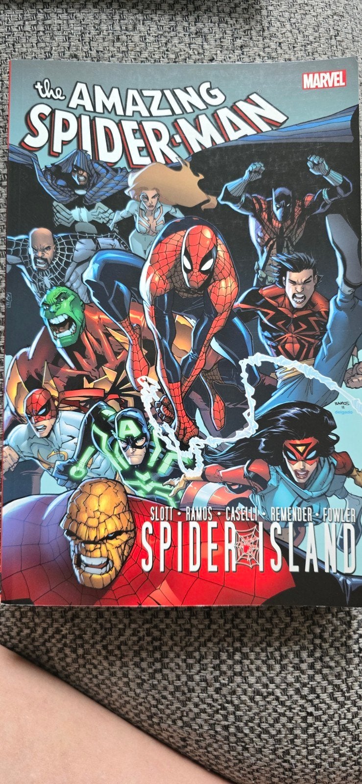 The Amazing Spider-Man: Spider-Island - Marvel Comic, Eén comic, Amerika, Dan Slott, Humberto Ramos, Stefano Caselli, Tom Fowler