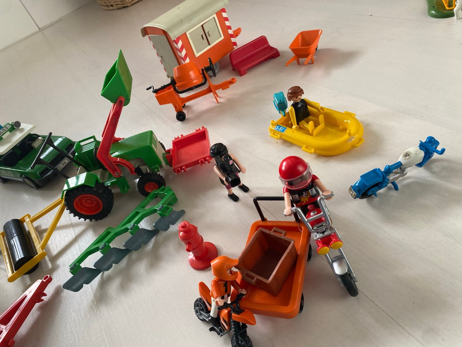 Grote Playmobil set met voertuigen, figuren en accessoires, Ophalen, Gebruikt