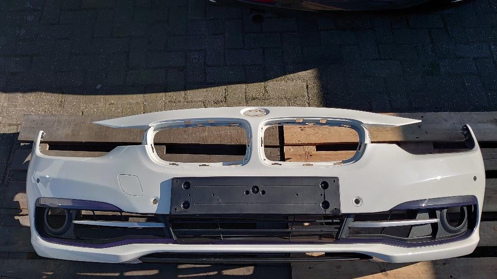 BMW 3-Serie f30/f31 LCI; Voor- en Achterbumper Alpinweiss, Ophalen, Achter, BMW, Bumper