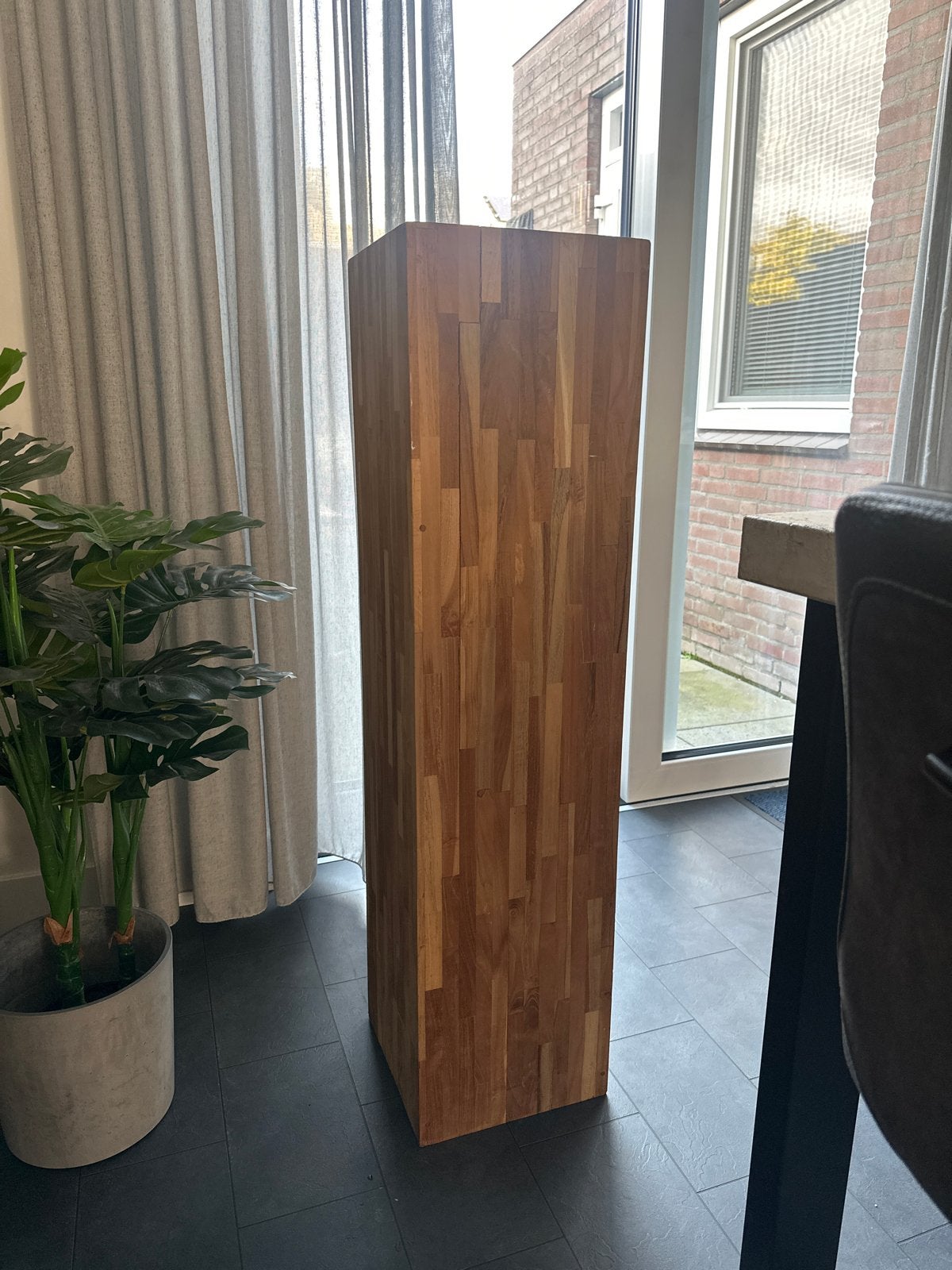 Massief houten sokkel / plantenstandaard 120 cm hoog, Ophalen, Gebruikt