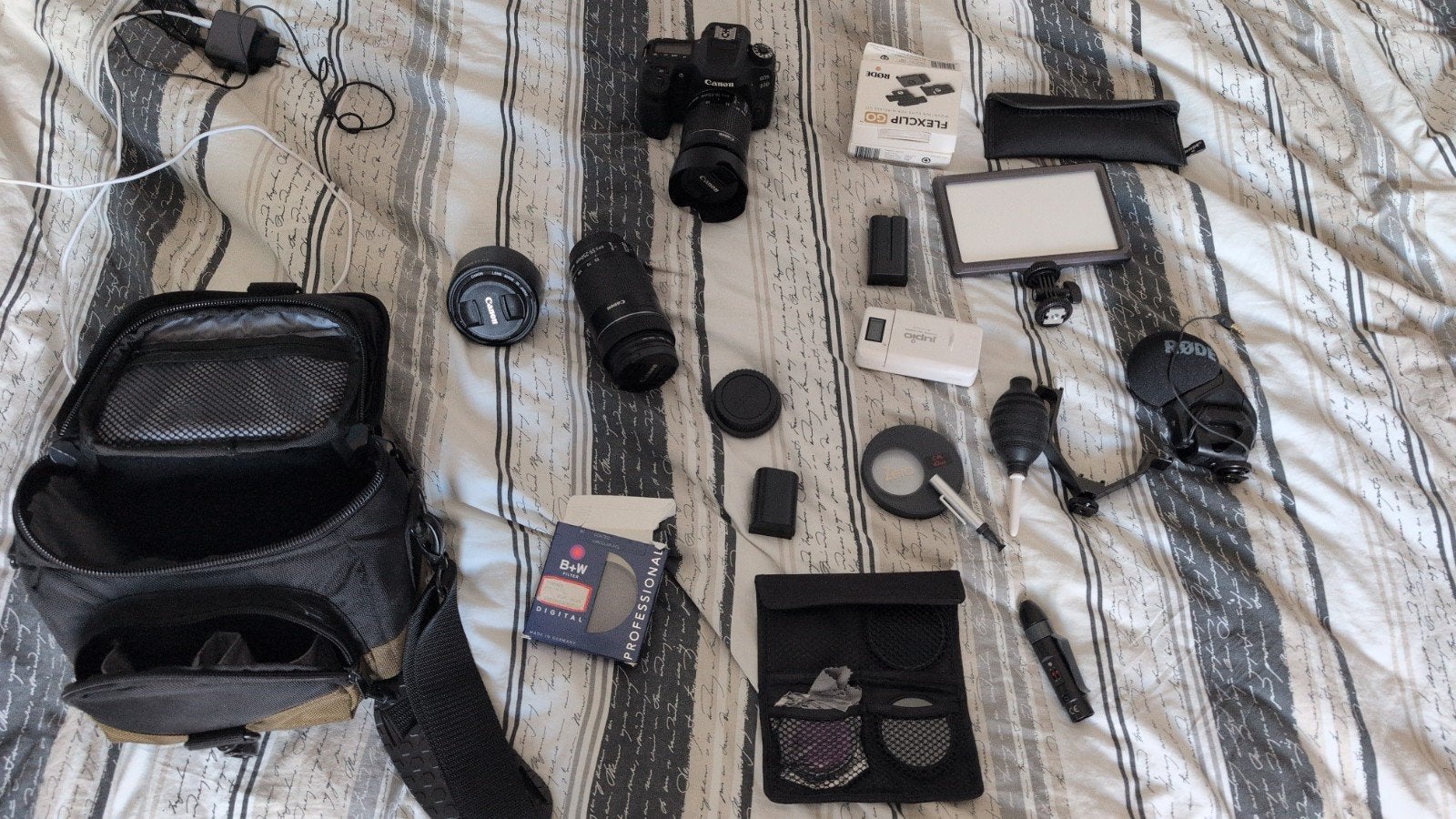 Complete Canon 80D set met 3 lenzen & video accessoires, Spiegelreflex, Canon, Accu, Ophalen of Verzenden
