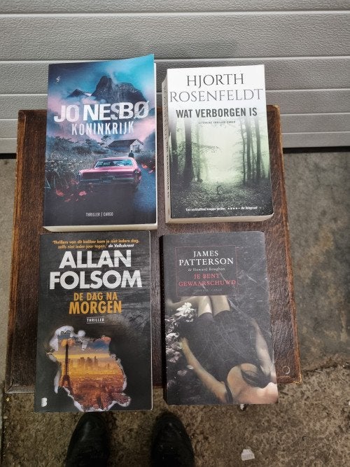 -	boeken thrillers twee stuks, Ophalen of Verzenden