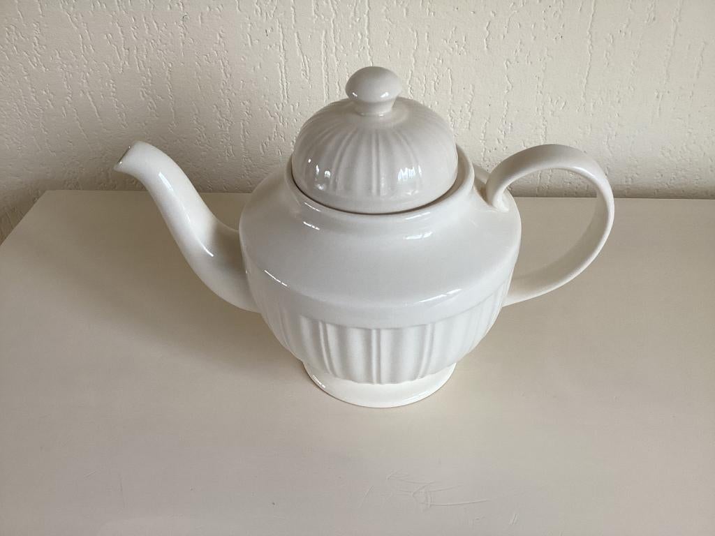 Theepot Queen's Garden warm wit inhoud 1 liter Queens garden, Overige typen, Ophalen of Verzenden, Zo goed als nieuw, Overige stijlen