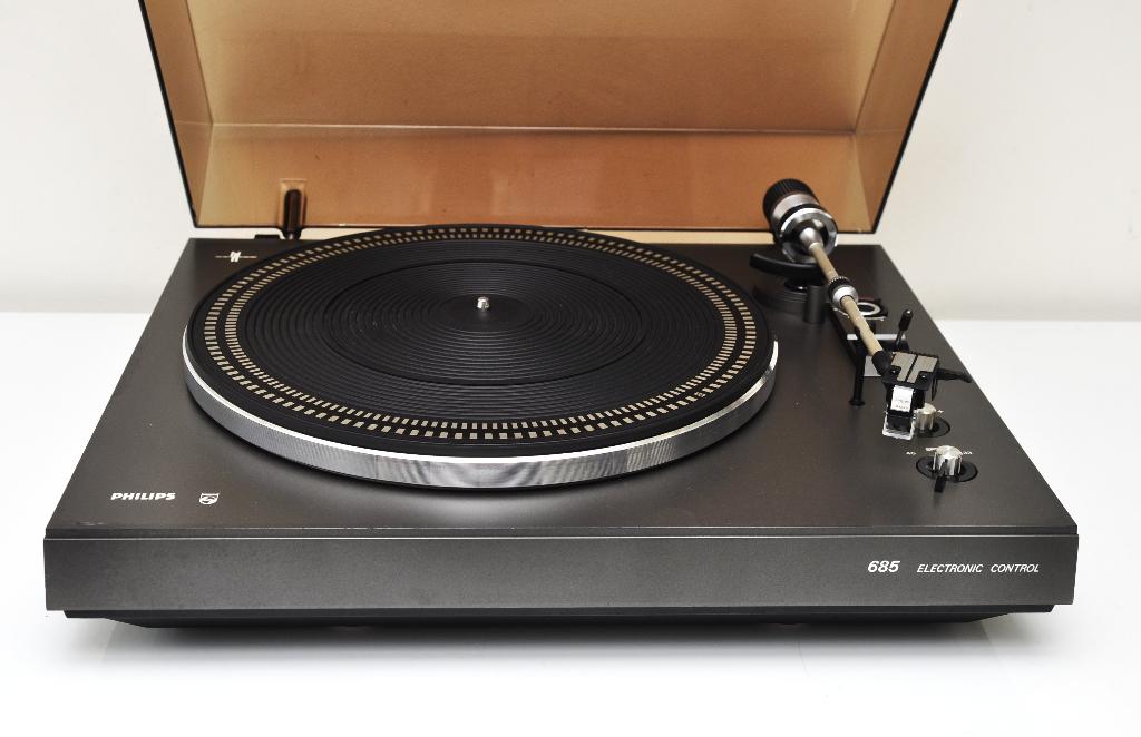 PHILIPS 22AF685 platenspeler., Philips, Gebruikt, Pitch-regelaar, Ophalen of Verzenden