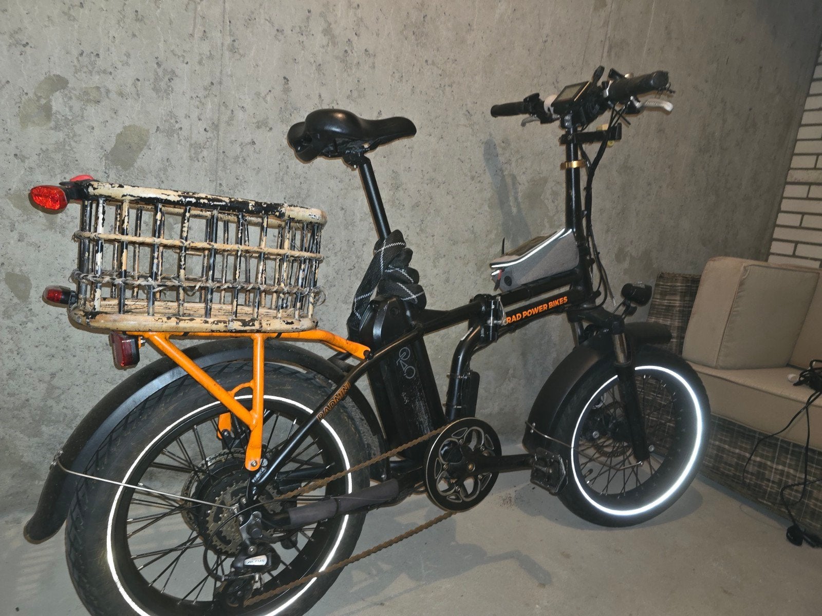 Rad Power Bikes opvouwbare e-bike met mand, Gebruikt, Minder dan 47 cm, 30 tot 50 km per accu, Ophalen