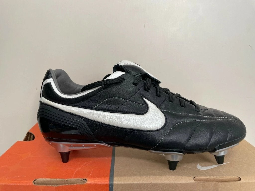 bnib nike tiempo r10 ronaldinho gold total 90 t90 soccer sho, Gebruikt, Maat XS of kleiner, Schoenen, Ophalen of Verzenden