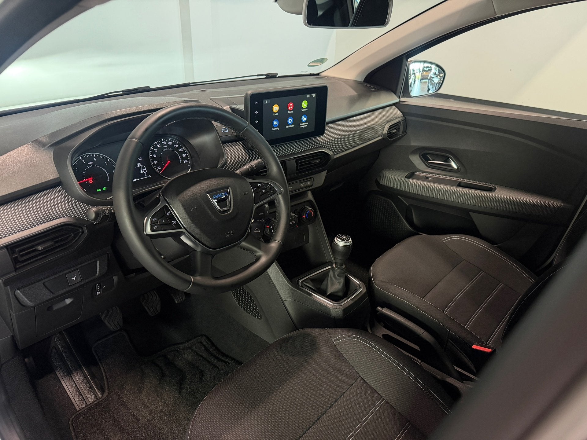 Dacia Sandero 1.0 TCe 90 Comfort LED|Parkeersensoren|Carplay, Auto's, Dealer onderhouden, Wit, Origineel Nederlands, Bedrijf