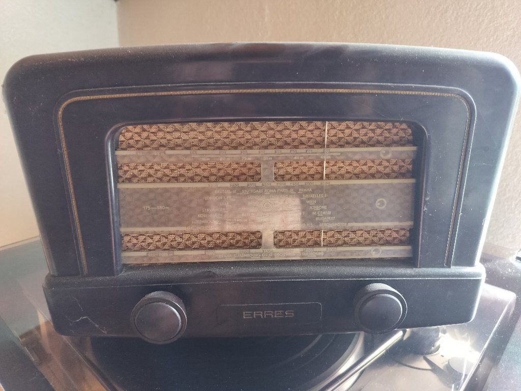 Erres radio bakkeliet, Ophalen