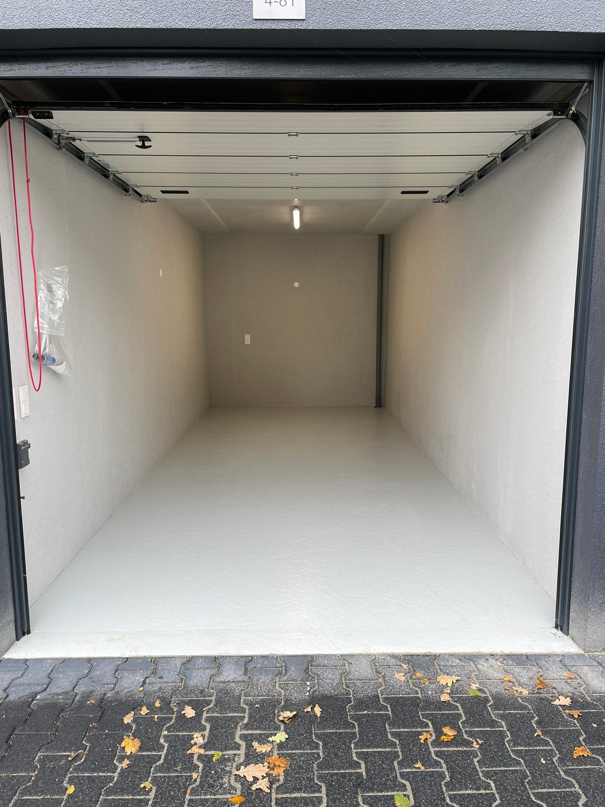 Te Huur Bedrijfsruimte Garagebox Stalling XL 63m3 Roden, Groningen