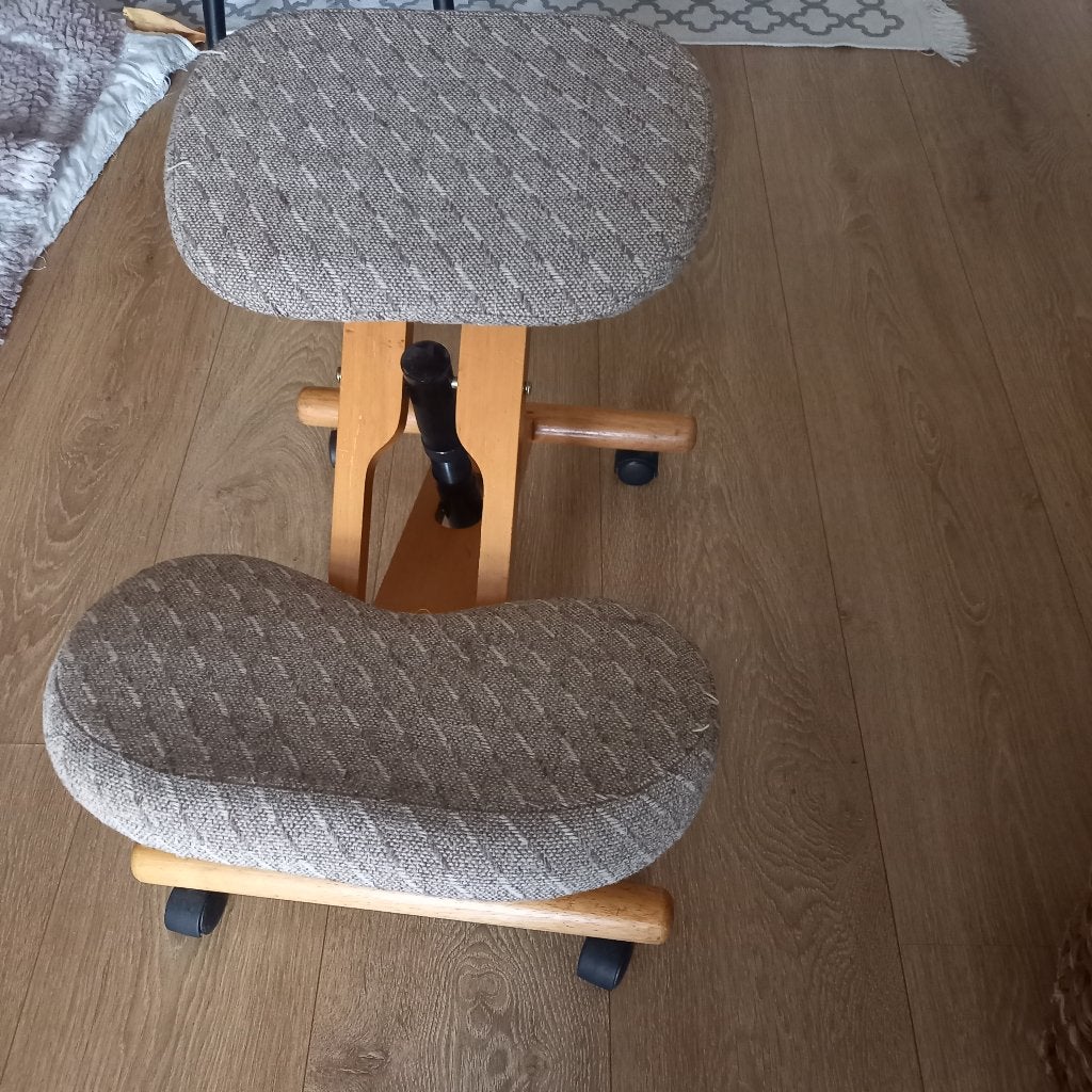 Ergonomische kniestoel, Ophalen, Gebruikt, Bruin, Eén