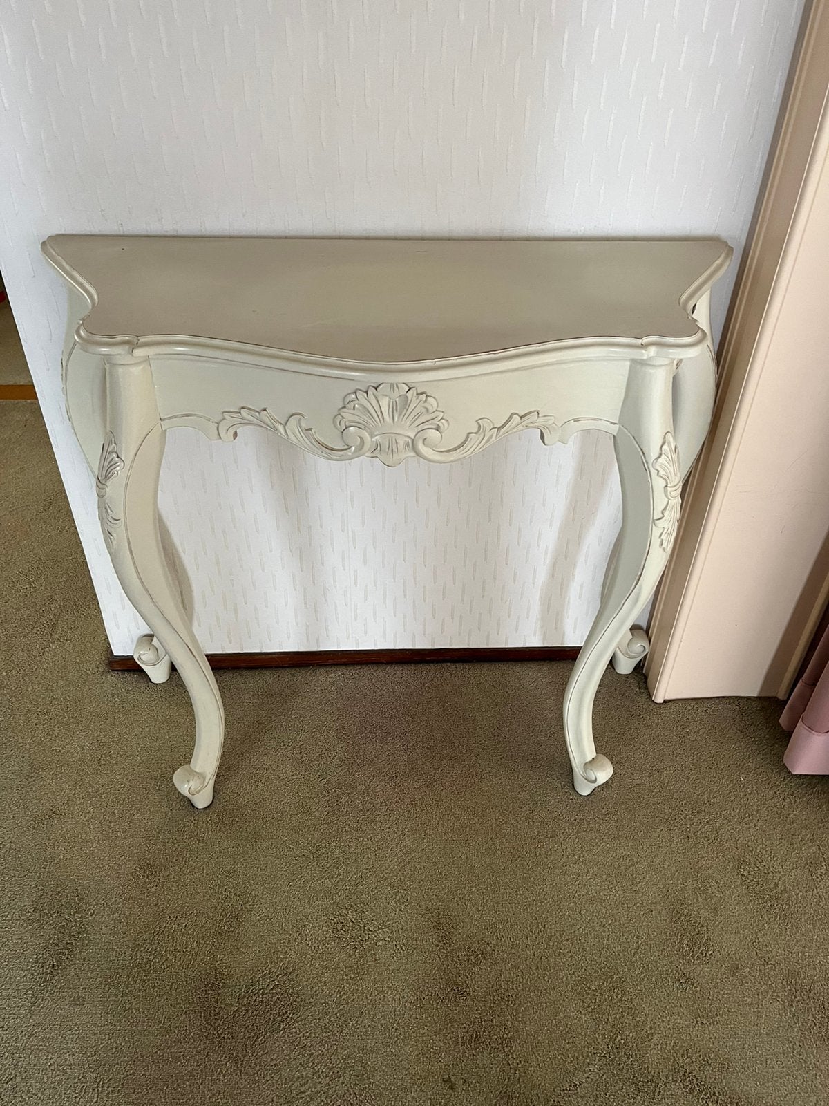Brocante witte sidetable, Huis en Inrichting, Ophalen, Gebruikt, 100 tot 150 cm, Klassiek / barok.