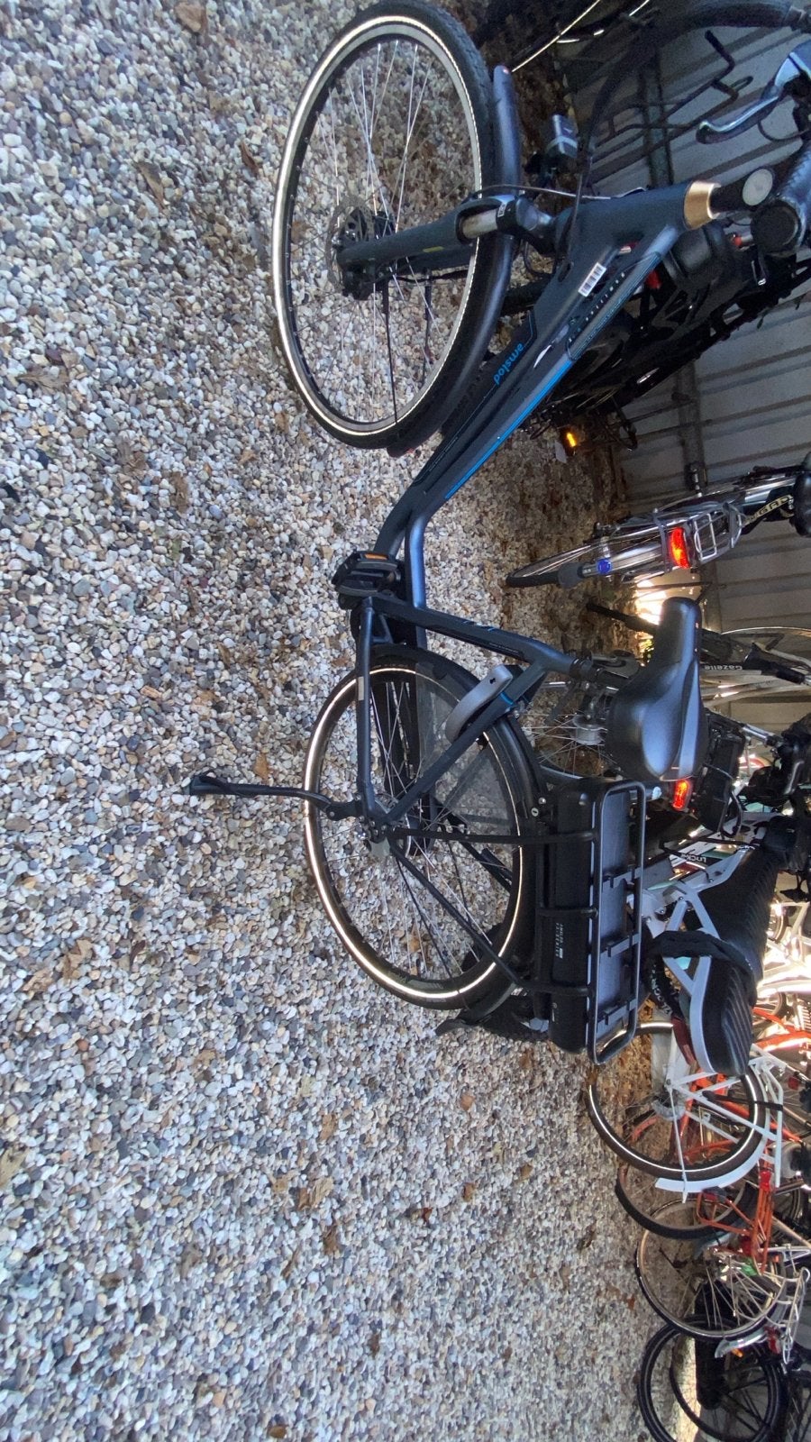 E-bike met lichte slag in achterband, inclusief oplader, Fietsen en Brommers, Ophalen, Gebruikt, 50 km per accu of meer, Overige merken
