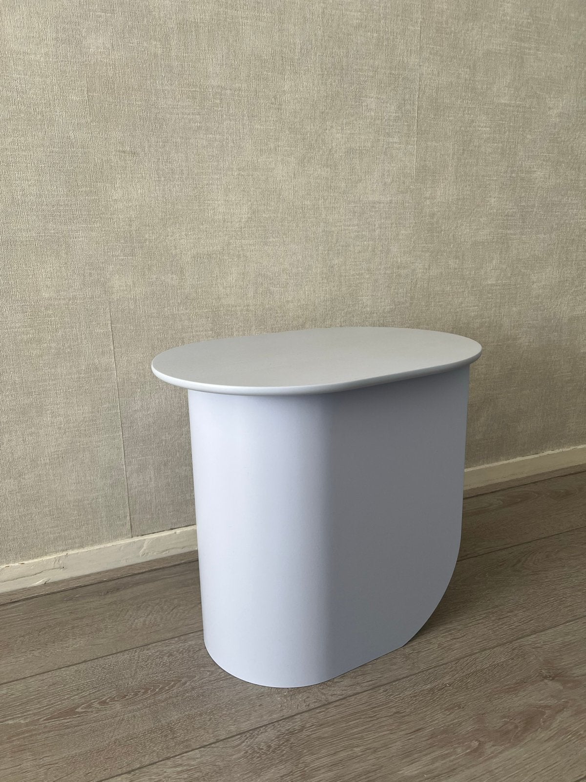 Fest bijzettafel lila - Stijlvol en modern design, 45 tot 60 cm, Ophalen of Verzenden, Zo goed als nieuw, Overige vormen