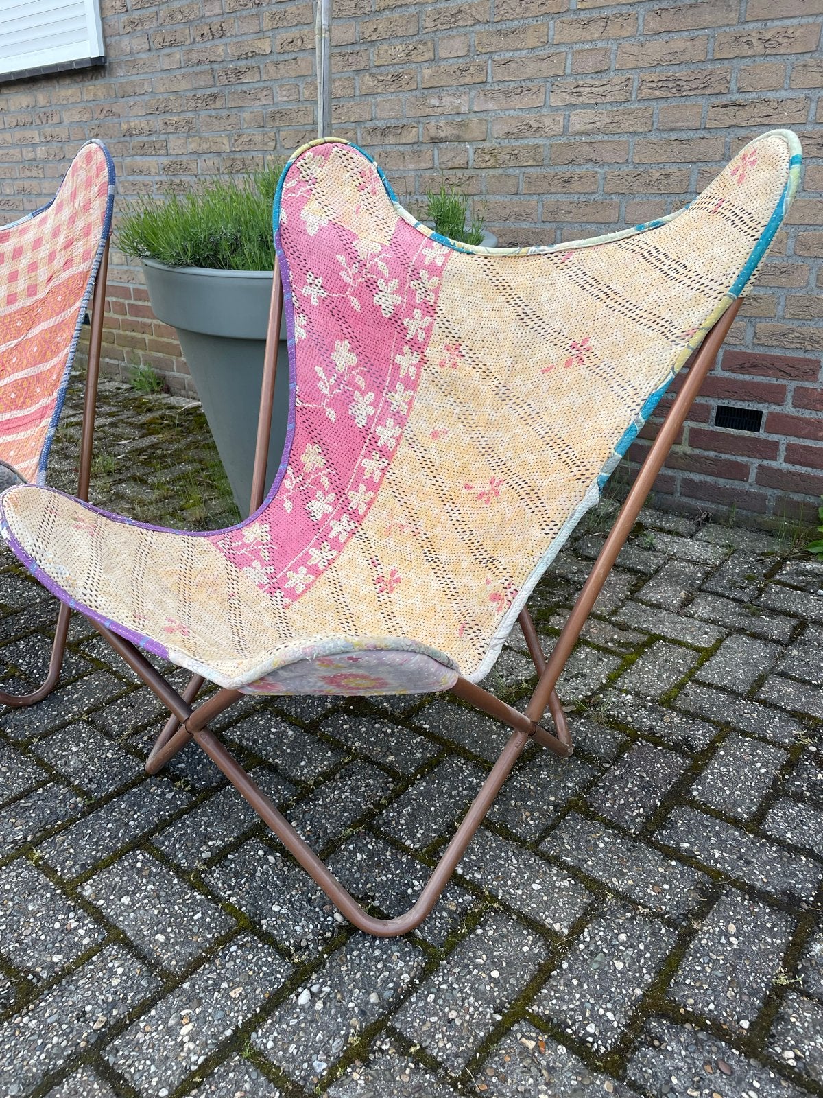 Vlinderstoelen met Kantha stof - Boho eyecatcher, Huis en Inrichting, Ophalen, Gebruikt, Twee, Overige kleuren