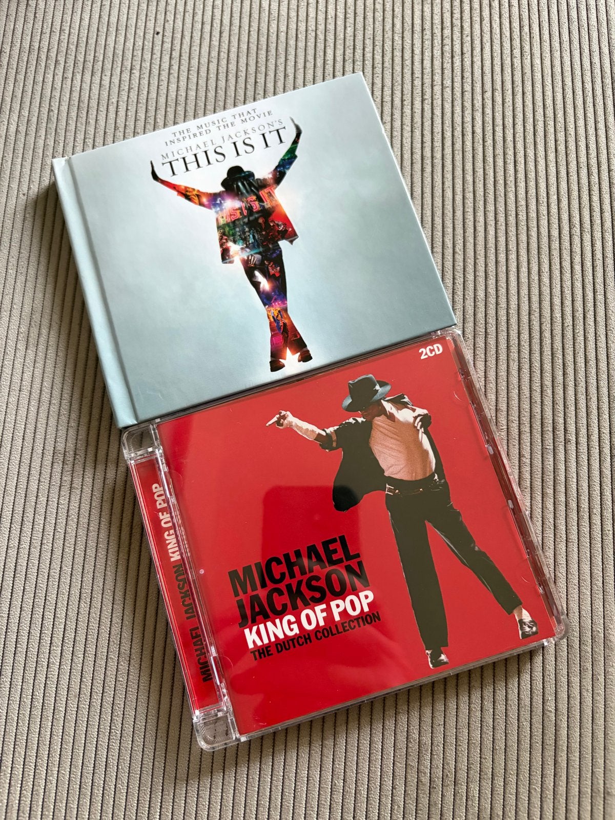Michael Jackson CD's: King of Pop & This Is It, Cd's en Dvd's, Cd's | Pop, Zo goed als nieuw, Pop, Verzamelalbum, Inclusief boekje