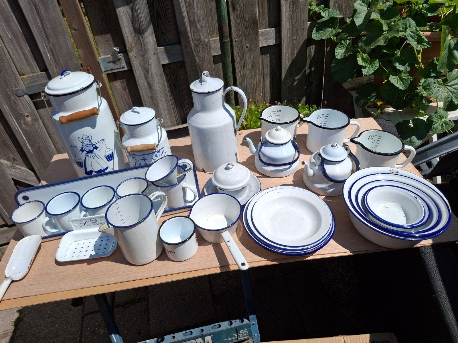 Grote collectie emaille keukengerei - Wit met blauwe rand, Antiek en Kunst, Antiek | Emaille, Ophalen of Verzenden