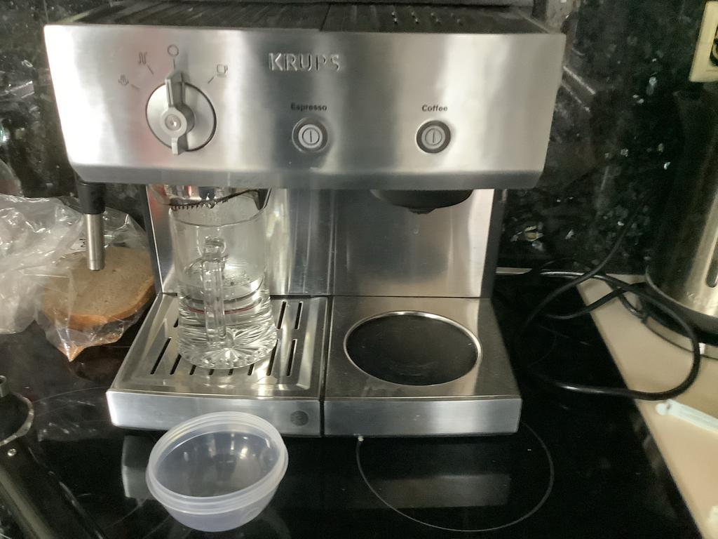 Krups Espresseria Combi Koffiezetapparaat Espressomachine, Gebruikt, Gemalen koffie, Ophalen, Stoompijpje