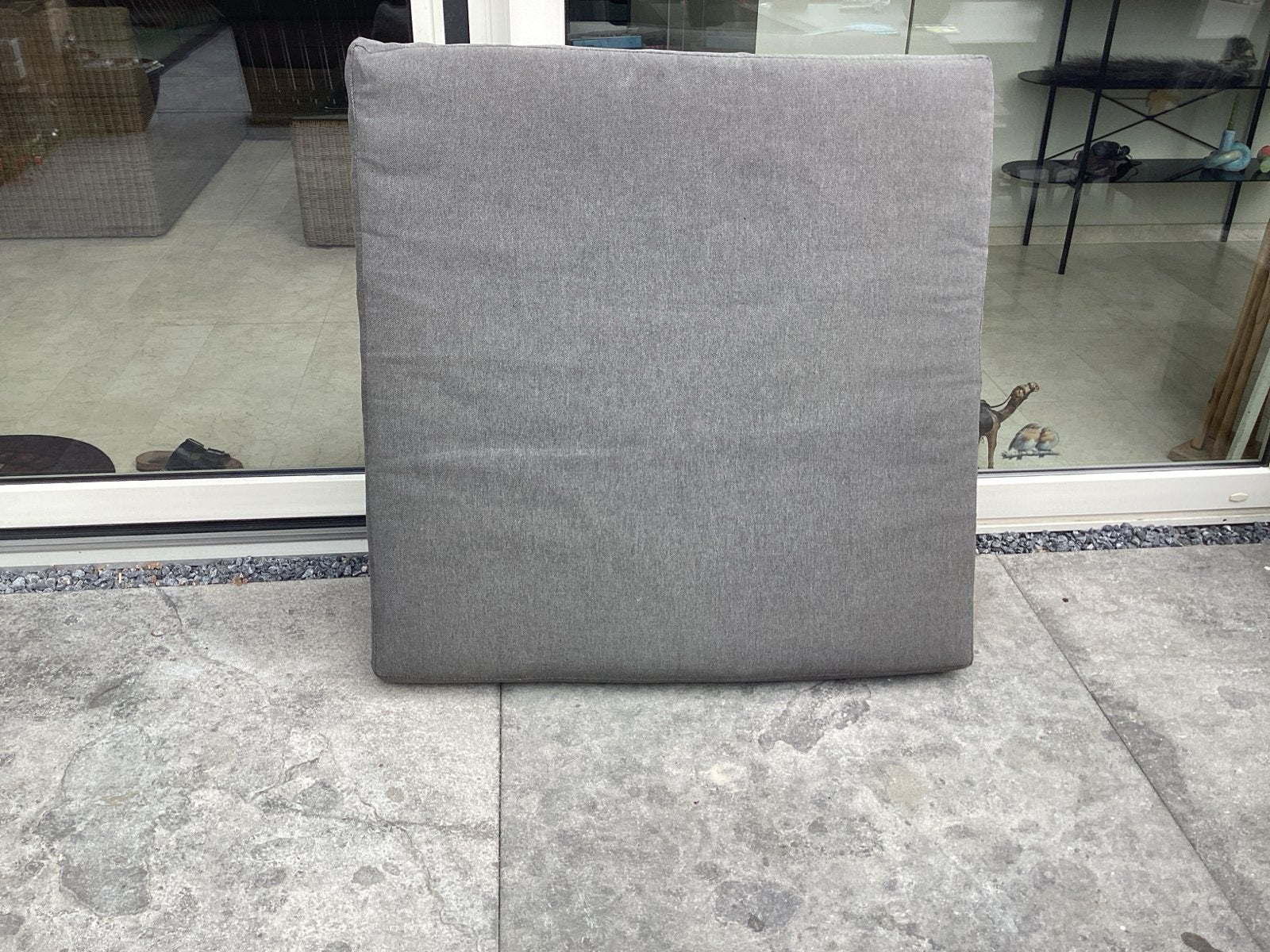 Grijs zitkussen voor buiten of binnen, Tuin en Terras, Tuinmeubel-accessoires, Ophalen, Gebruikt