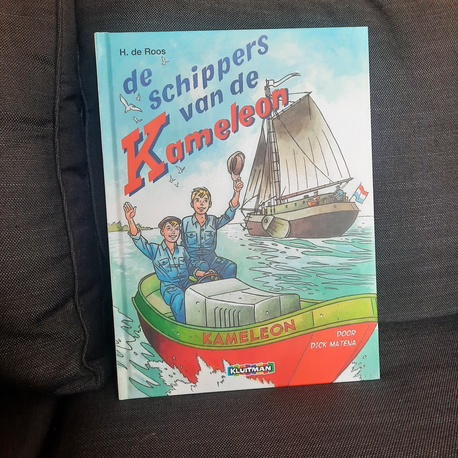 Zeldzaam stripboek Dick Matena De schippers van de Kameleon, Eén stripboek, Ophalen of Verzenden, Zo goed als nieuw, Dick Matena; H. Roos