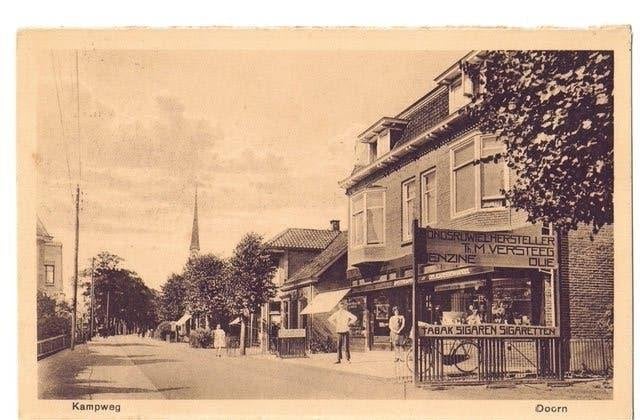 Doorn - Kampweg - Th.M. Versteeg (1945) - volk- straatbeeld, Verzamelen, Verzenden, 1940 tot 1960, Gelopen, Utrecht