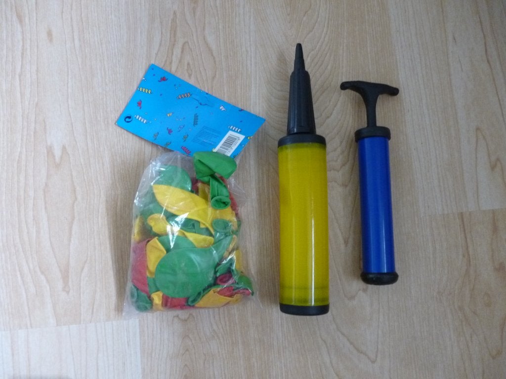 ballonen diverse kleuren luchtpomp geel blauw, Ophalen of Verzenden, Nieuw, Versiering, Overige