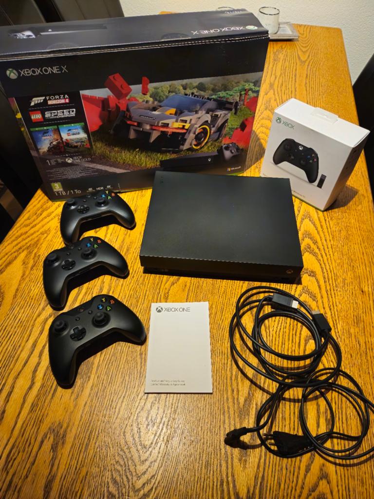 Xbox One X Forza Horizon 4 LEGO Speed Champions bundle, Ophalen, Zo goed als nieuw, 1 TB, Met 1 controller